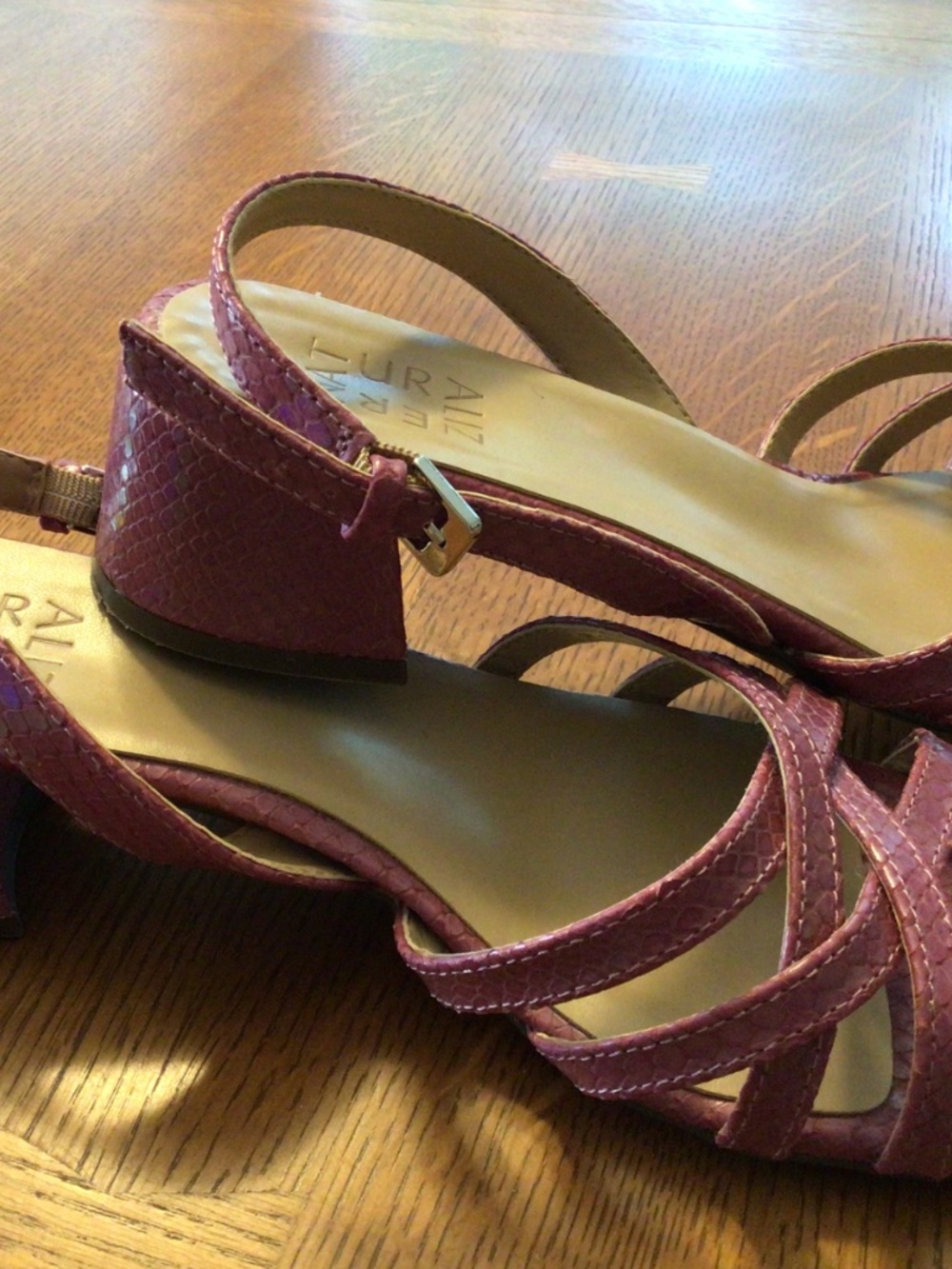 Naturalized dusty mauve reptile print sling back. Size 9. - Picture 3 of 4